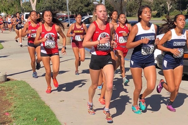 women's cross country runners at Southern California Preview meet